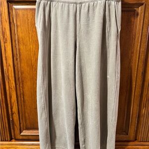 Lululemon Scuba Wide Leg Cropped Velvet Cord Pant